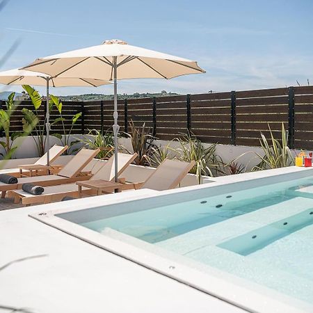 Sol Luxury Apartment - Close To The Beach With A Private Mini Pool Chrissi Akti Chania Exterior foto
