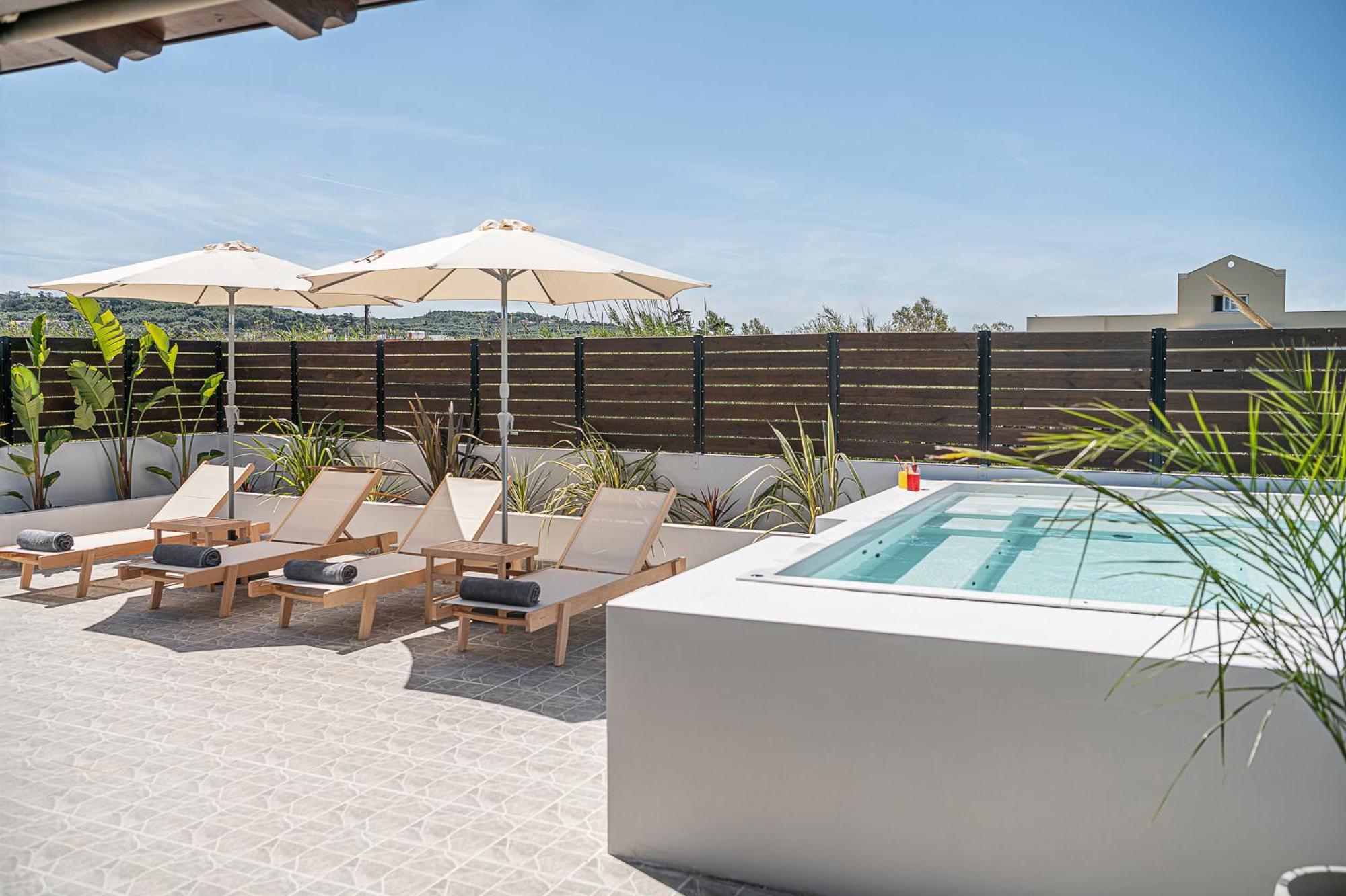 Sol Luxury Apartment - Close To The Beach With A Private Mini Pool Chrissi Akti Chania Exterior foto