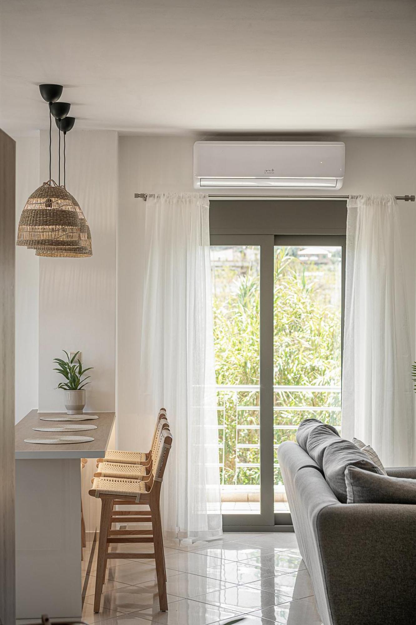 Sol Luxury Apartment - Close To The Beach With A Private Mini Pool Chrissi Akti Chania Exterior foto