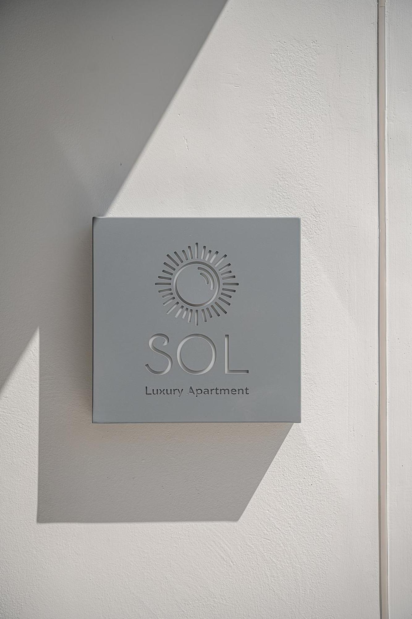 Sol Luxury Apartment - Close To The Beach With A Private Mini Pool Chrissi Akti Chania Exterior foto