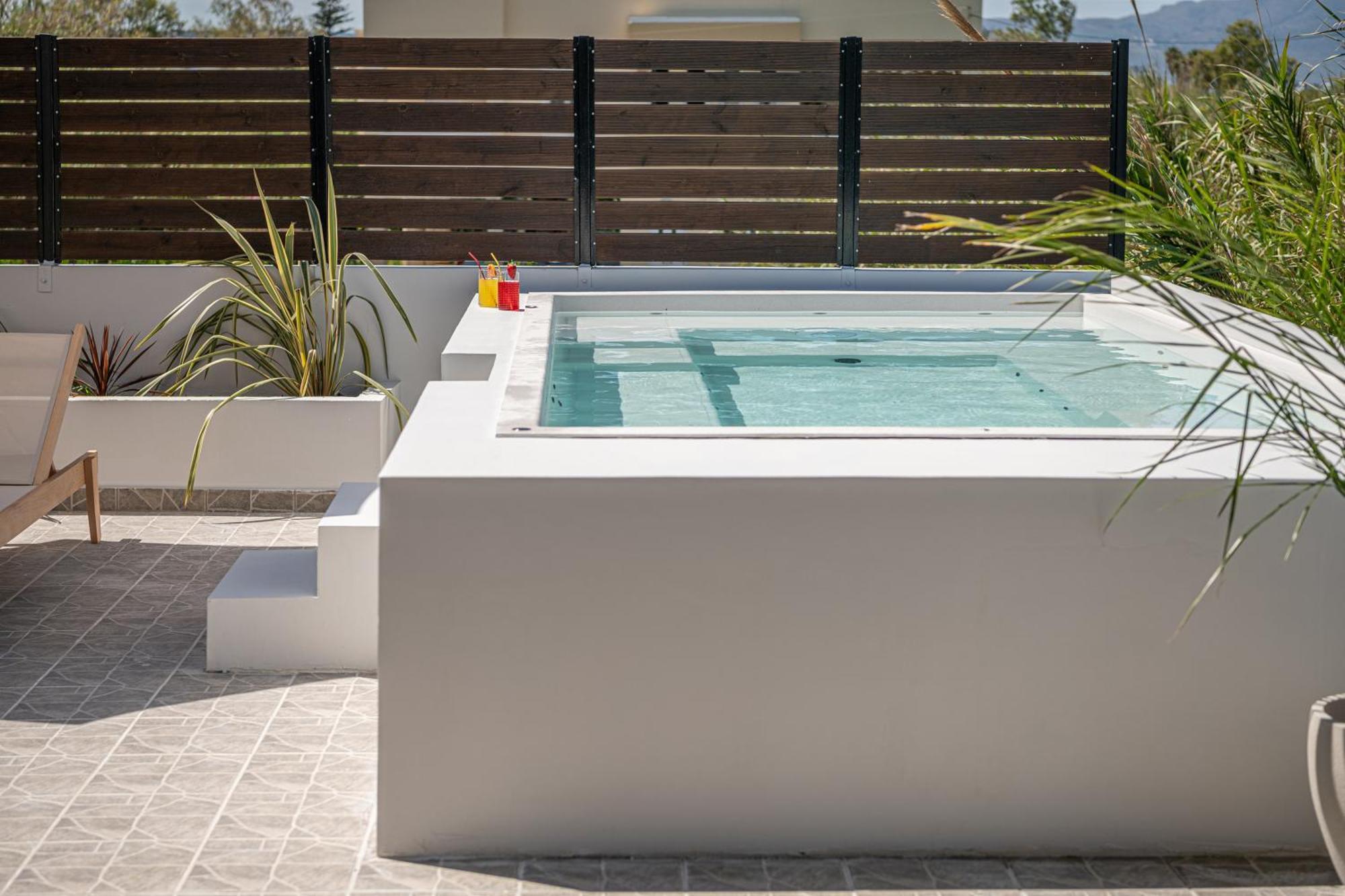 Sol Luxury Apartment - Close To The Beach With A Private Mini Pool Chrissi Akti Chania Exterior foto